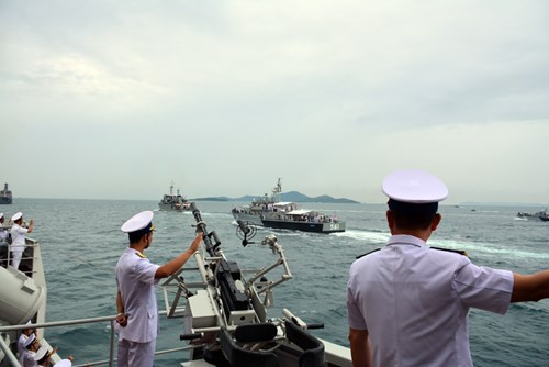 Tàu 012 - Lý Thái Tổ tham gia Duyệt binh tàu quốc tế 2017